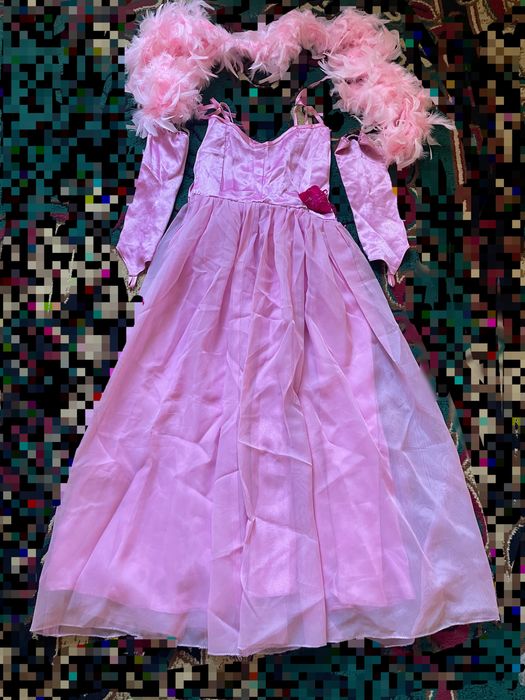 Продам платье на девочку 7-13 лет