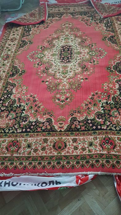 Ковер  в отличном состоянии