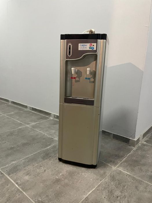 Кулер для воды Диспенсер