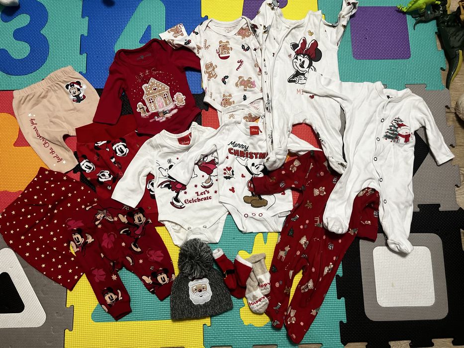 Vand lot hainute craciun