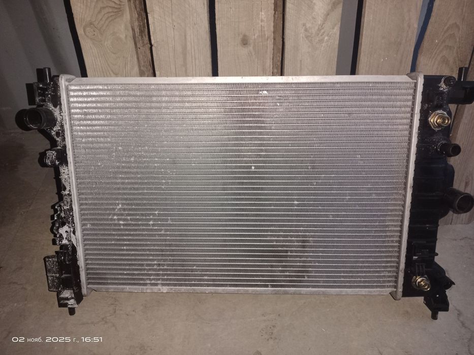 Продам радиатор на Шевроле