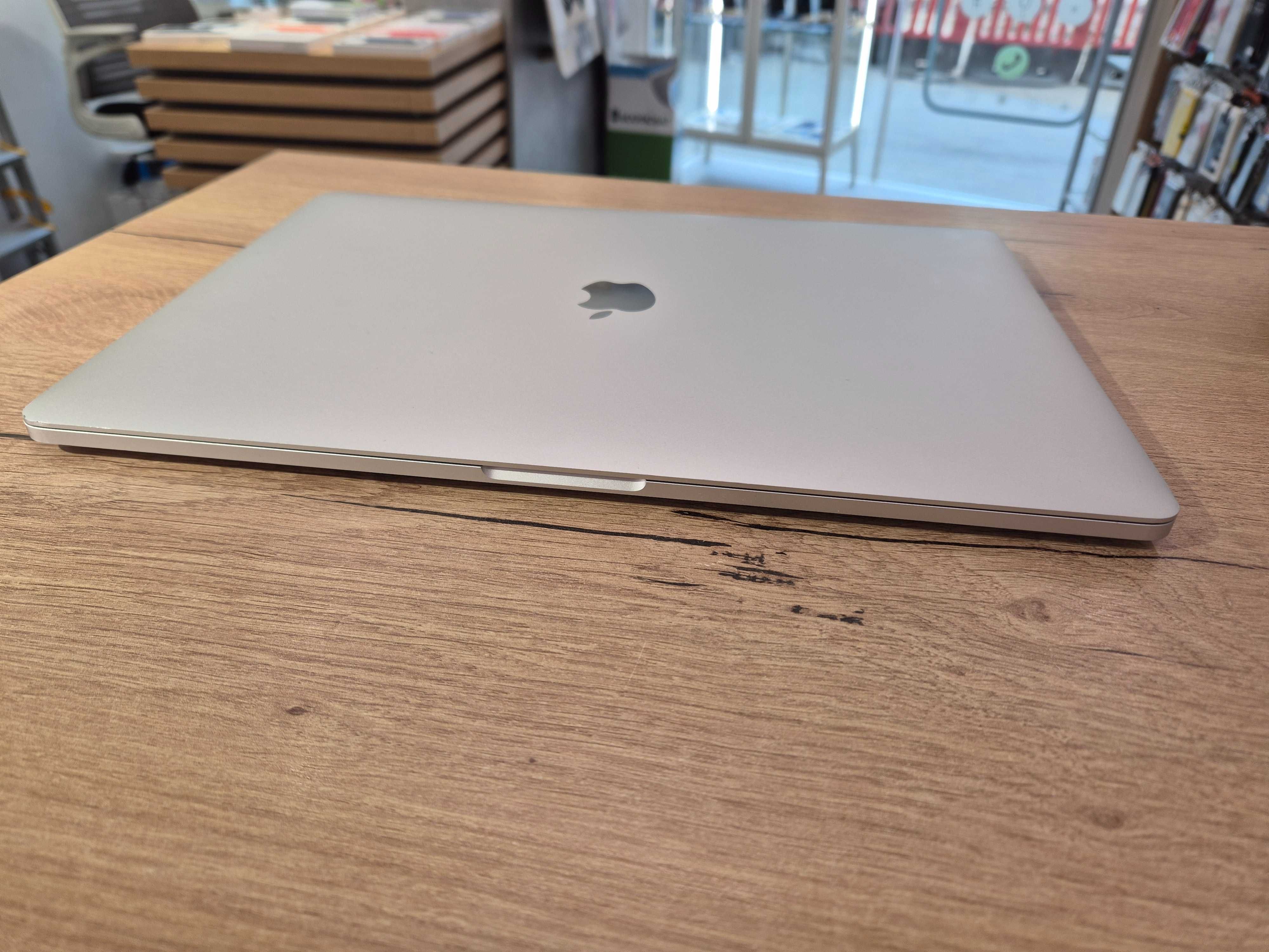 Macbook Pro 2018 15" i7 16GB Ram | Factura & Garantie | Buy-Back |