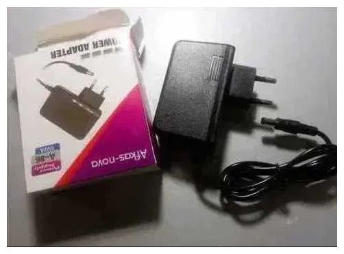 Пяти вольтовый ( 5v ) блок питания - зарядка.