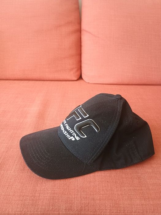 Шапка UFC официален мърчандайзинг