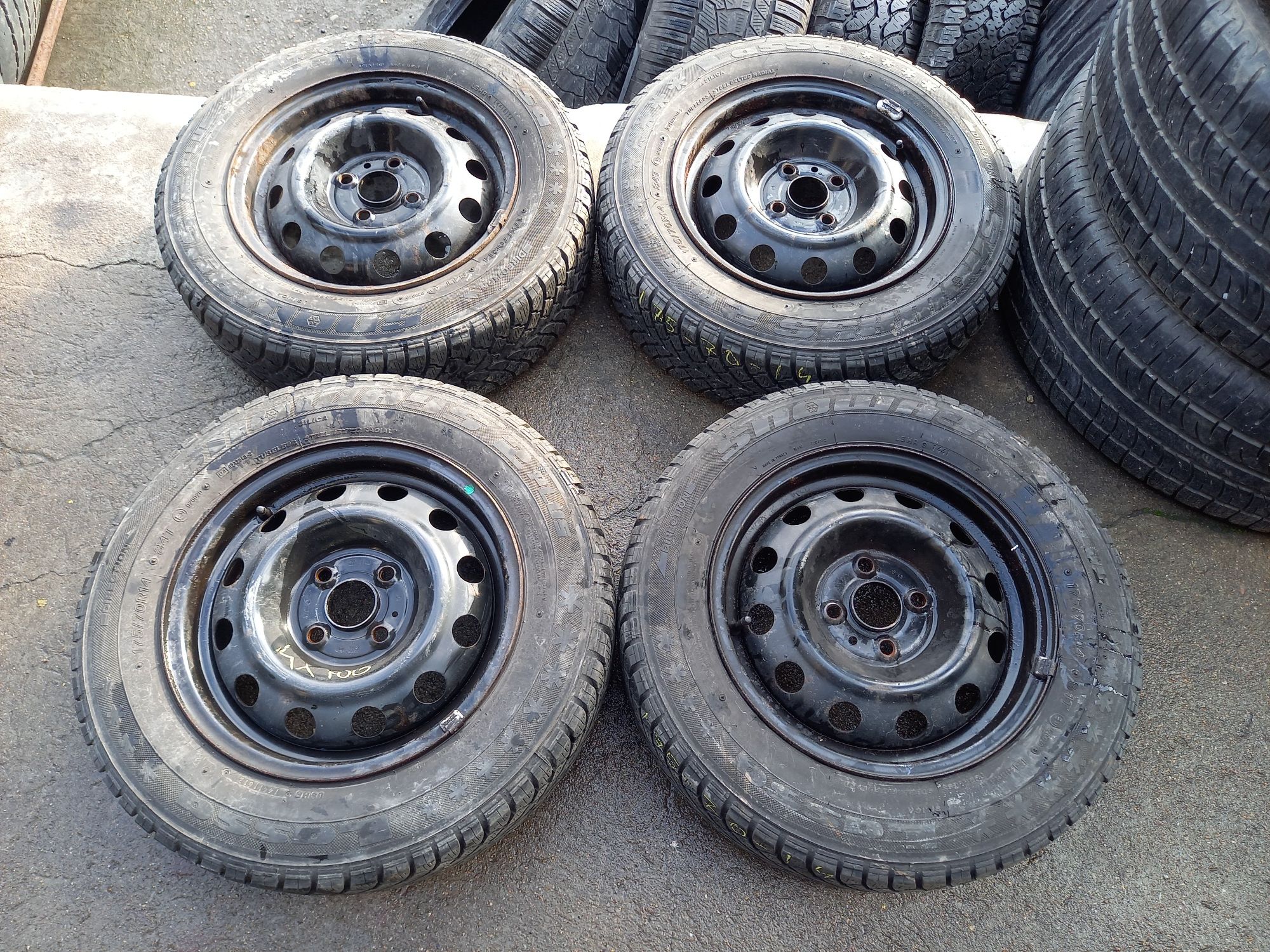 Jante 4x100 175-70r14 Opel