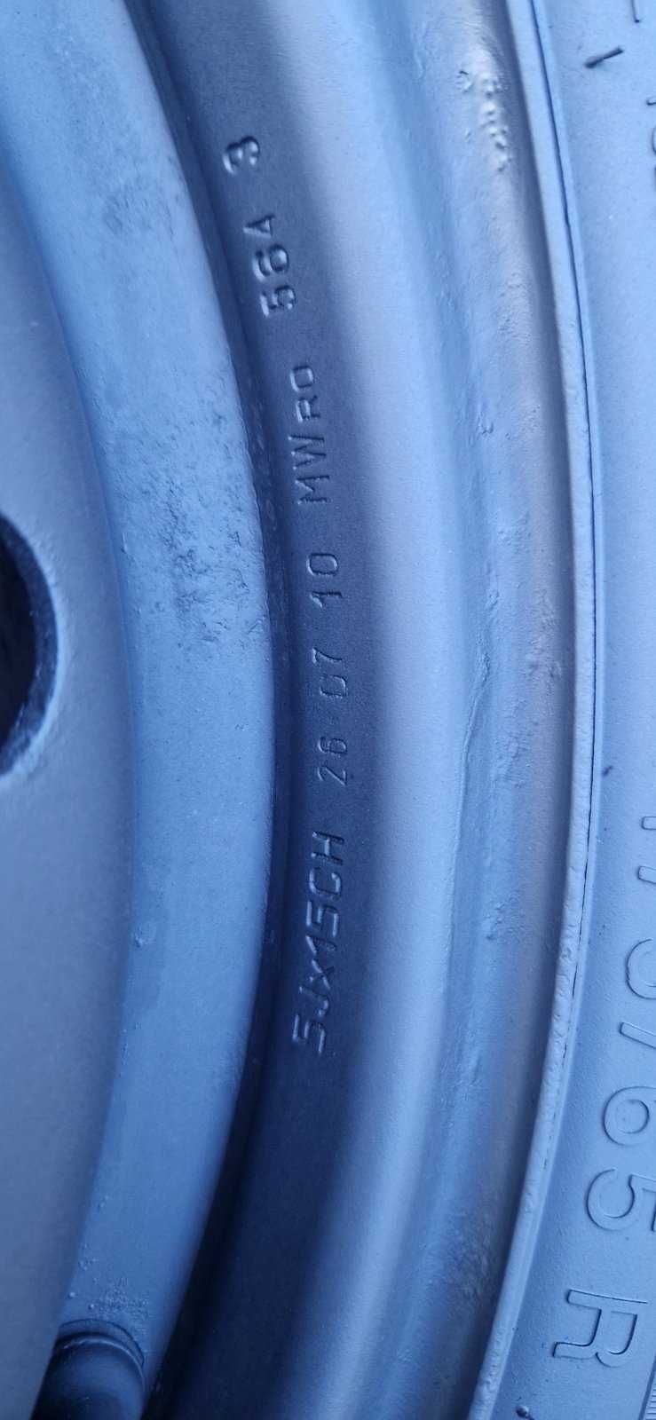 Метални джанти с тасове и гуми Vredestein 175/65R15 5Jx15 4x100 54,1mm