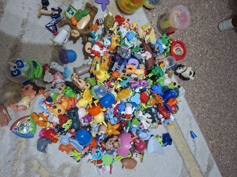 Киндер игрушки для детей