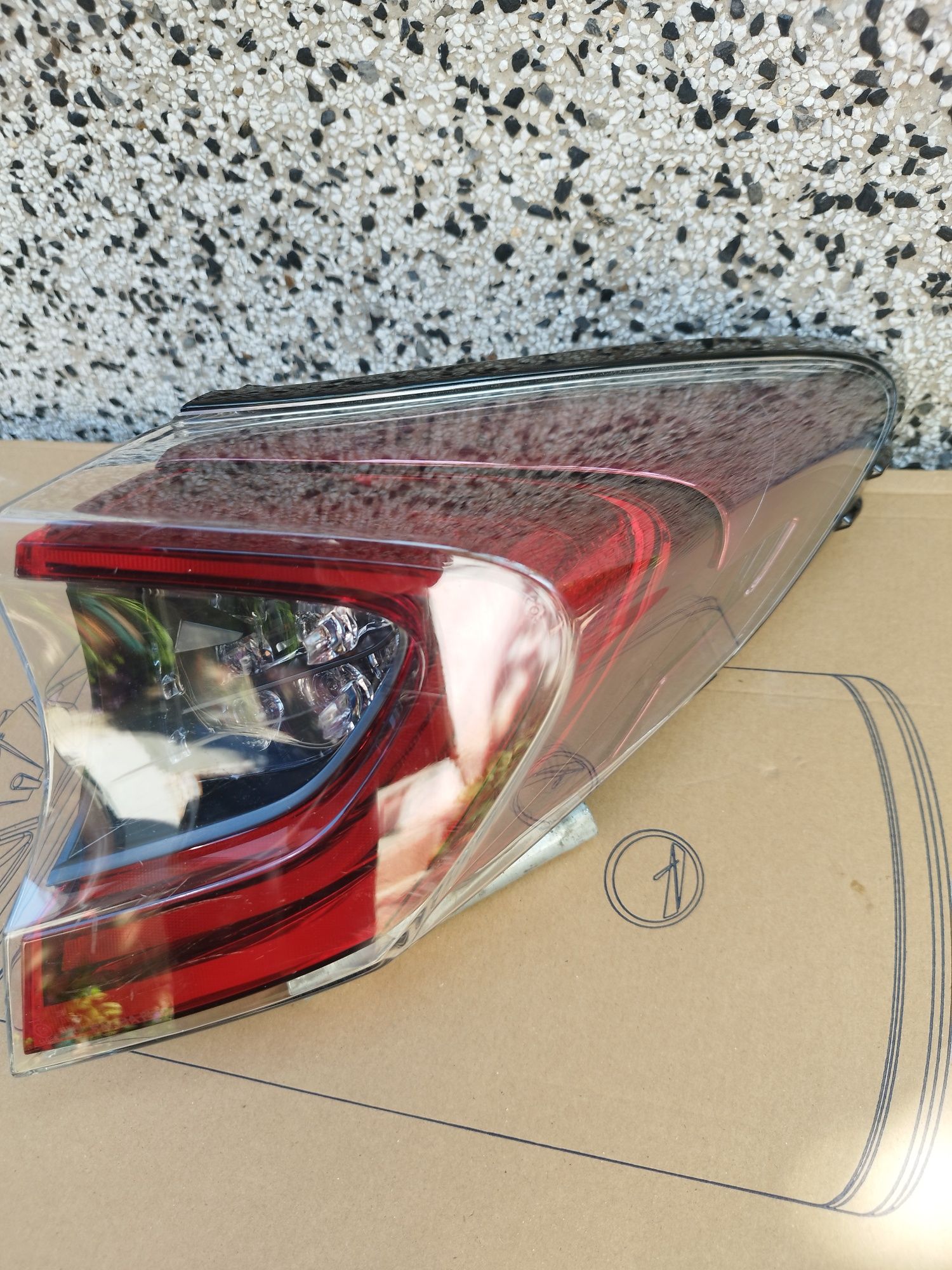 Десен външен LED стоп за Toyota C-HR (2018) хибрид