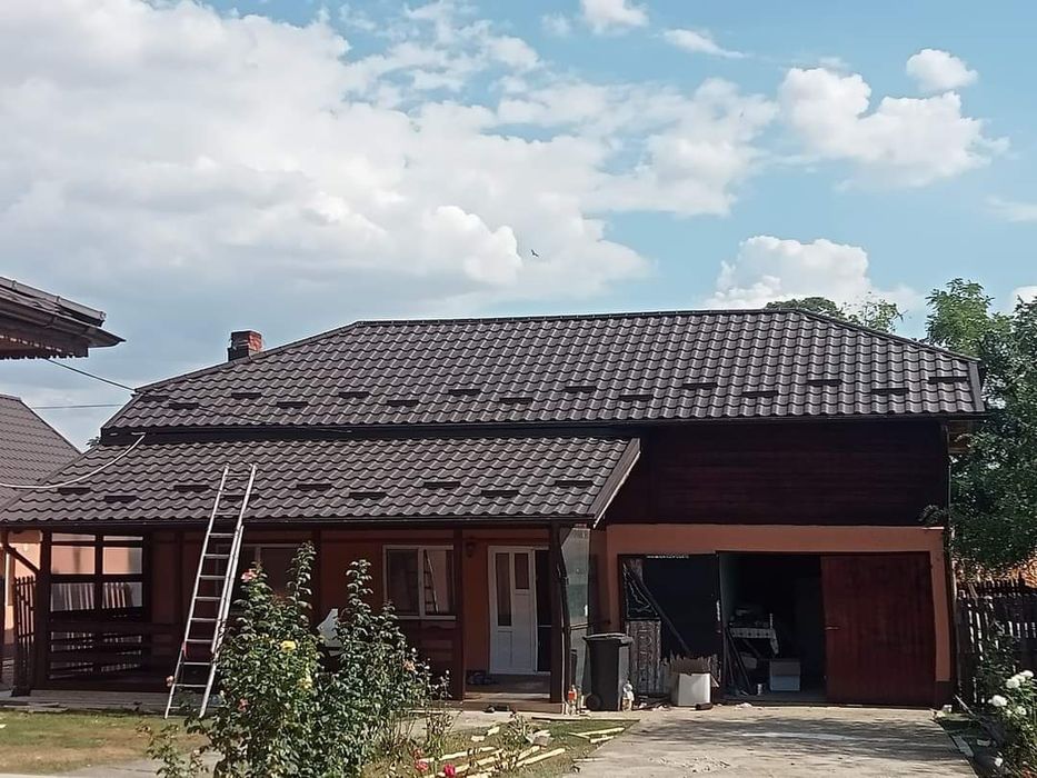 Executam acoperisuri montaj țiglă metalica dulgherie reparați acoperis