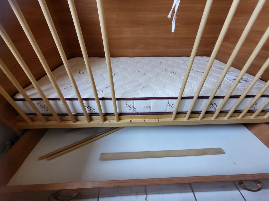 Употребявано бебешко легло