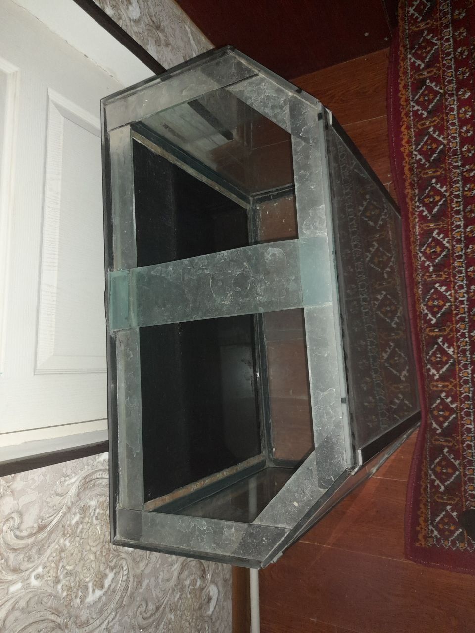 Akvaryum sotiladi