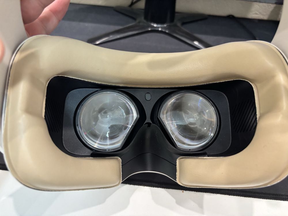 Vive Focus очки виртуальной реальности