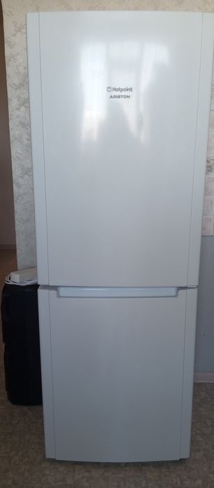 Холодильник Ariston
