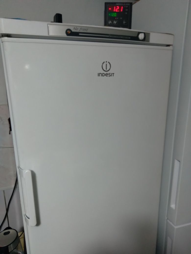 Обмен, Продам Морозильник Indesit