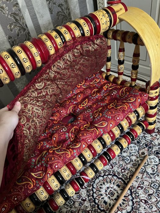 Yengi beshik sotiladi 1 marttayam ishlatilinmagan, xolati zor yeeengii