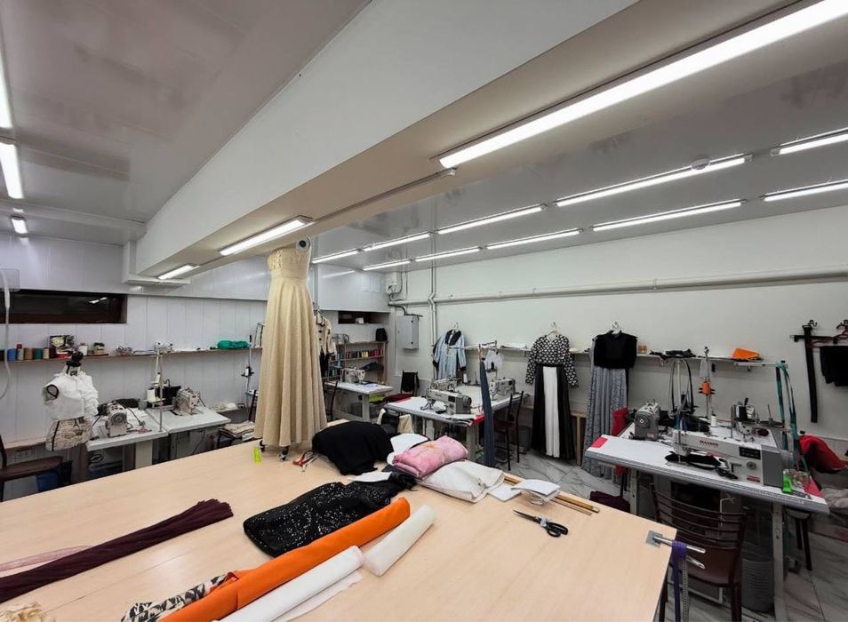 Продаётс Коммерческая Недвижимости 260кв.м 1-Линия ор.Генерал Узоков