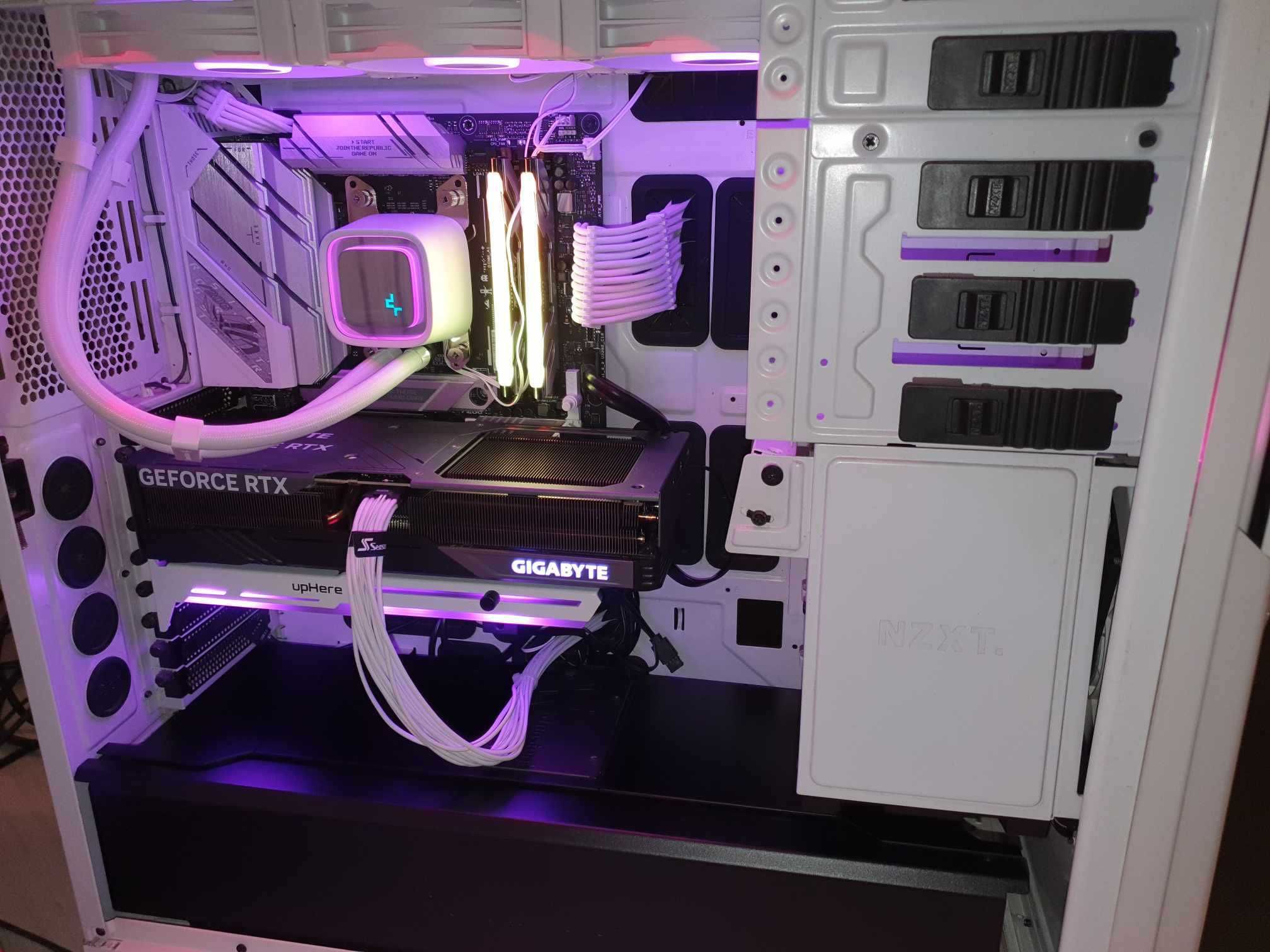 Carcasa NZXT Phantom 820 alb