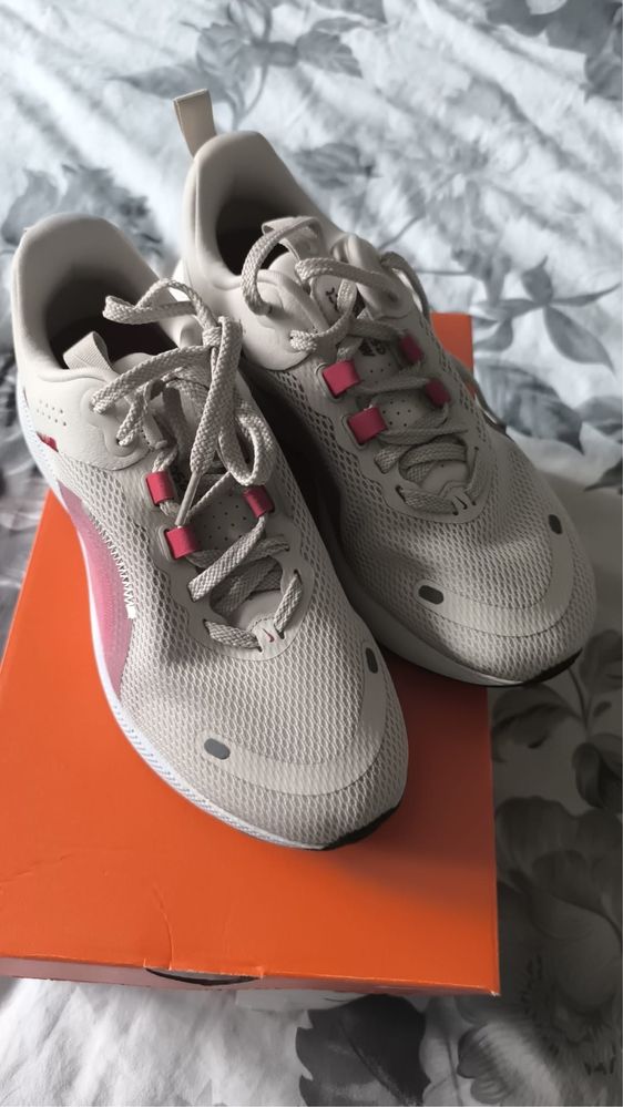 Дамски маратонки Nike