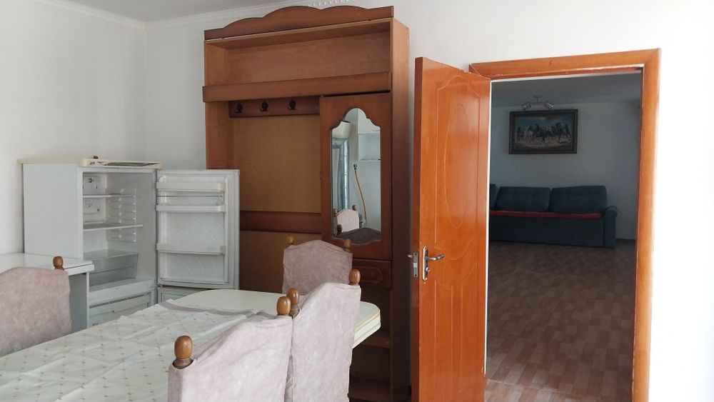 Шанхайда времянка бар екі бөлмелі