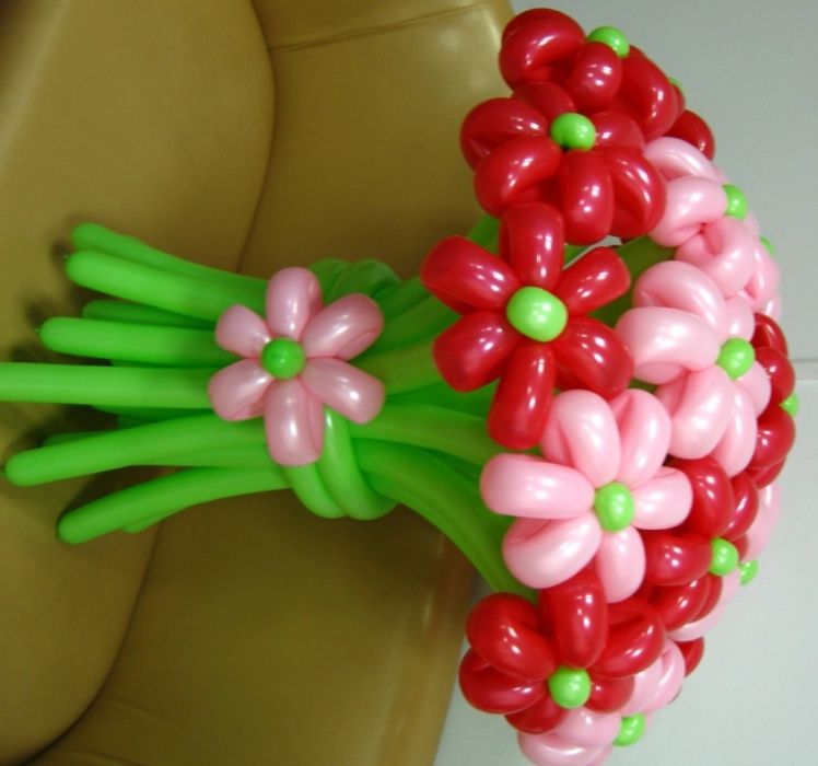Букет цветов из шариков