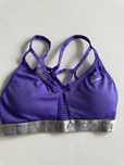 Продавам спортен сутиен от Nike