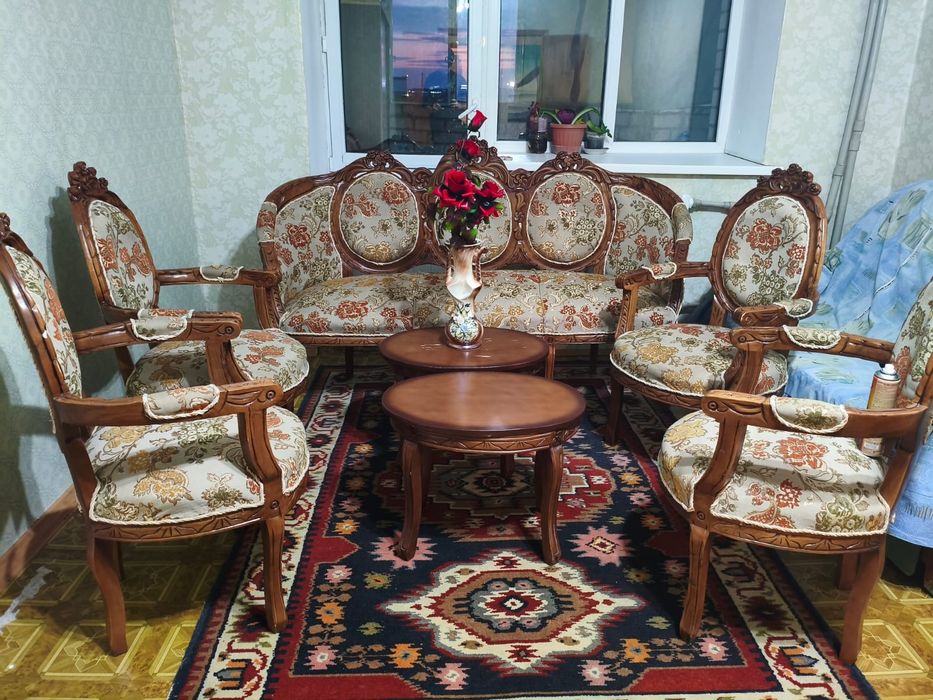 Продается стол ,