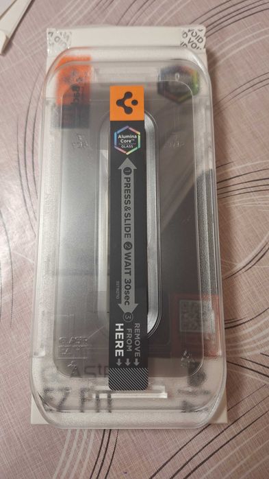 Протектор Spigen за iphone 16/17 pro max