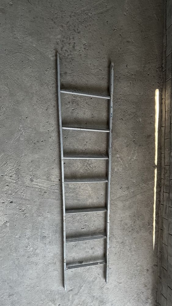 Продам металлическую лестницу