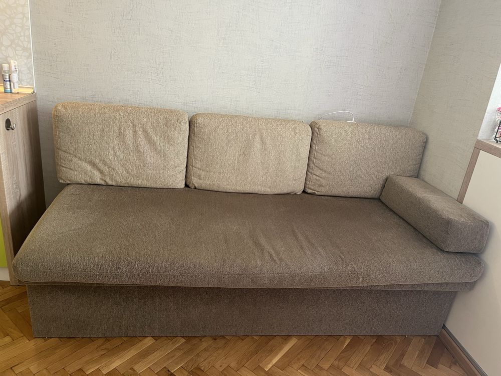 Диван за кухня………