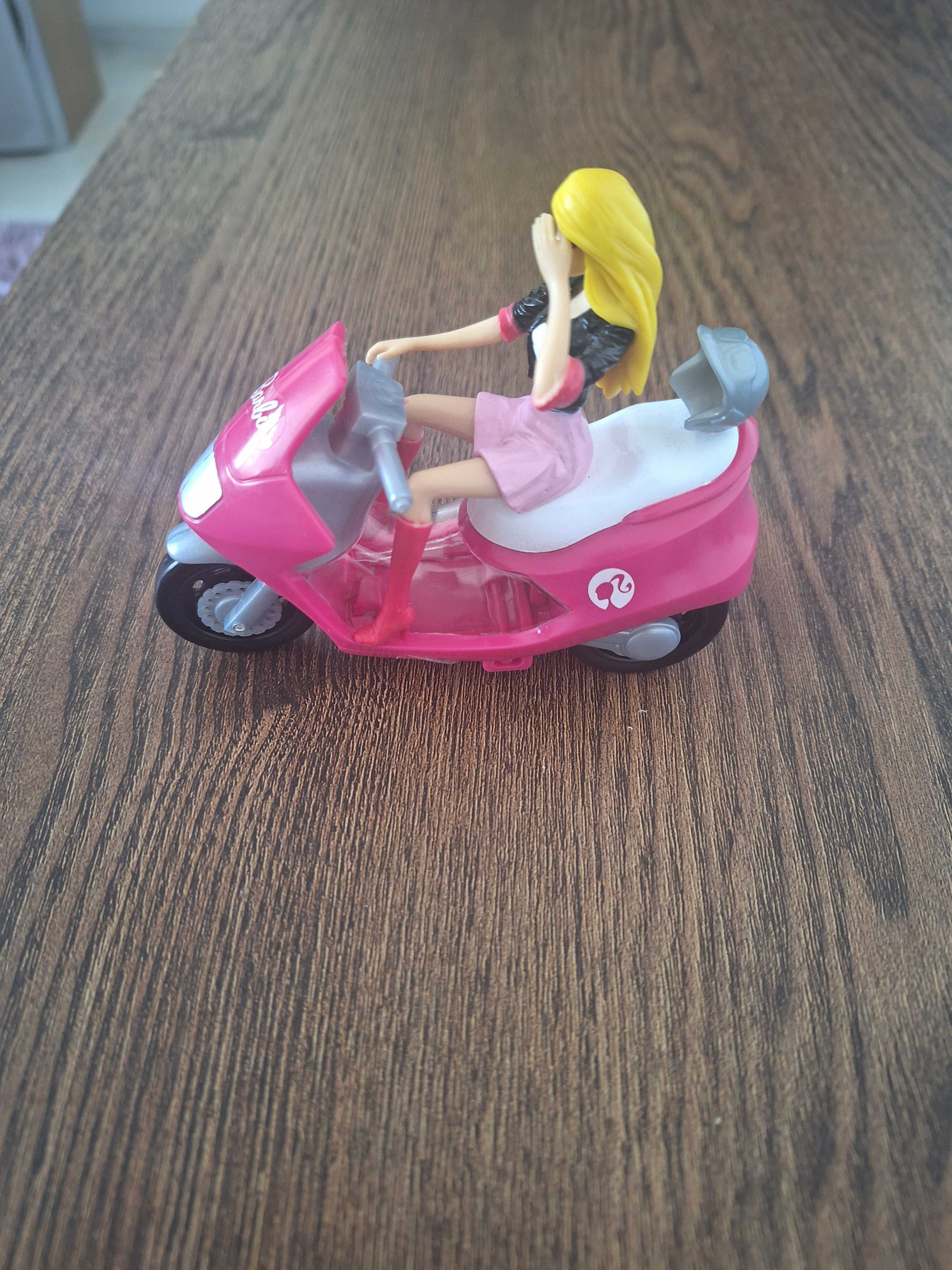 Motocicleta Barbie.Pret 60lei.Aparat foto Barbie cu sunete Pret 45lei.