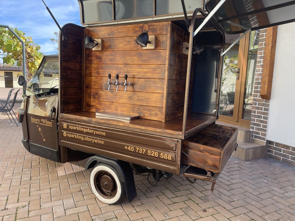 Piaggio Ape Prosecco Van