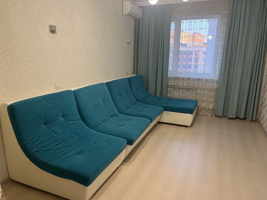 Продам диван для гостиной