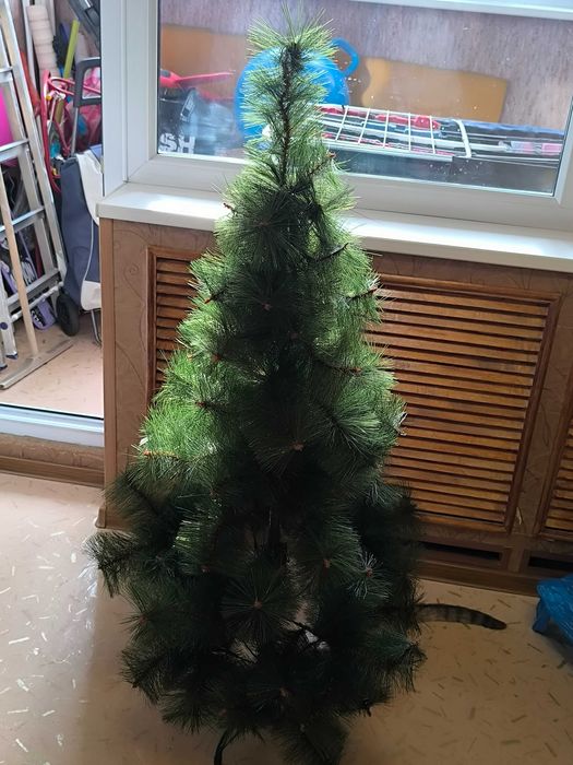 Продам елку искусственную