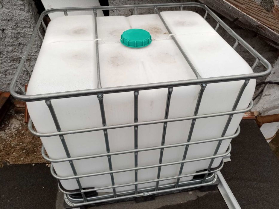 Bazin apa 1000Litri.