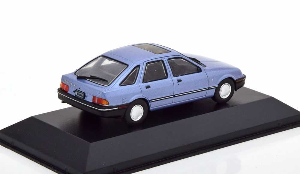 Macheta Ford Sierra Ghia 1984 bleu - IXO/Altaya 1/43