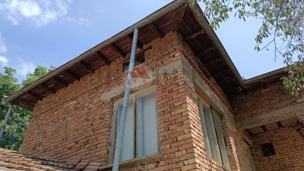 Продажба Къща гр. Павликени - с. Лесичери 80m²