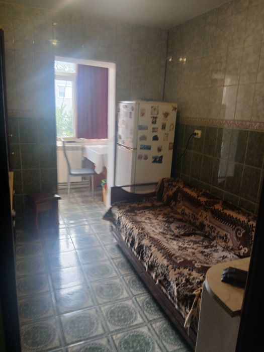 vand 2 camere decomandate et 4 ,Micro 14,Galati