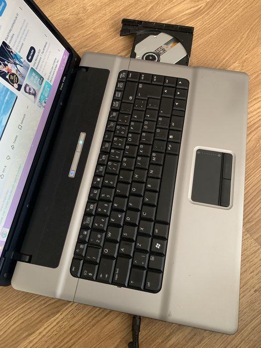 Laptop Hp display 15,4 inch perfect functional cu incarcator.