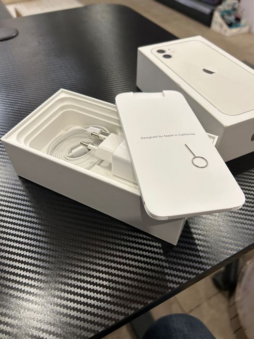 Отличен iPhone 11 64gb бял