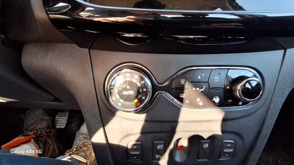 Vand Dacia Logan Prestige 1,5 DCI . 4700 Eur , negociabil