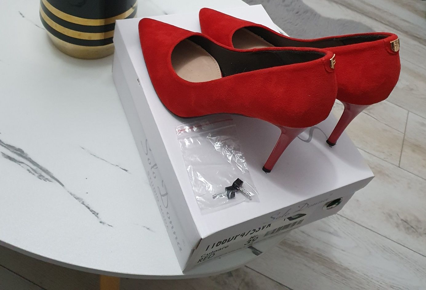 Pantofi benvenuti, toc de 10 cm .Nr 39