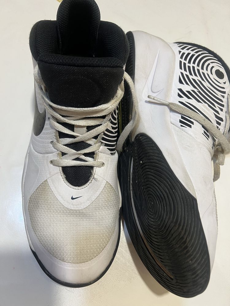 Nike кроссовки