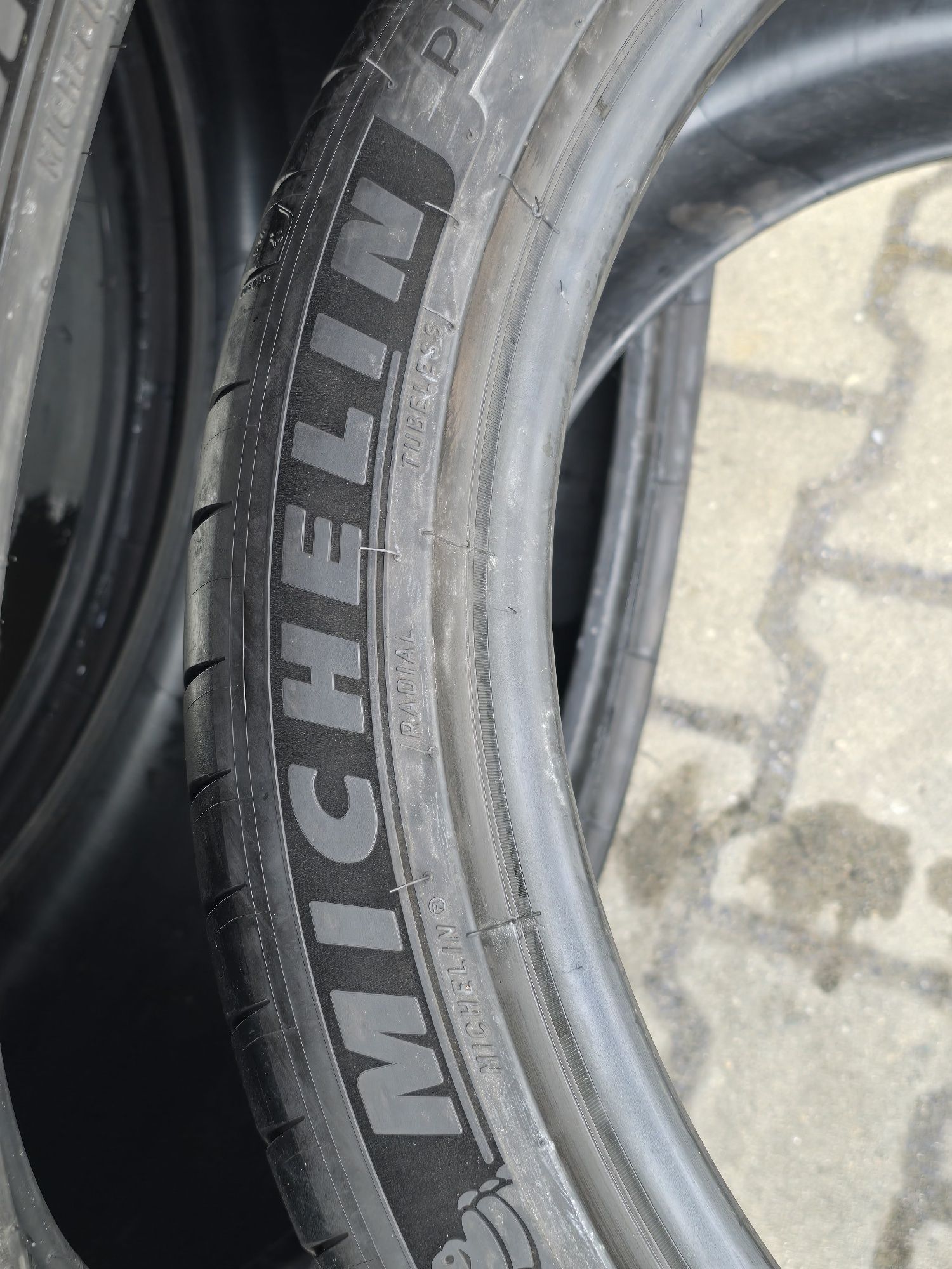 295 35 21 Michelin 2бр