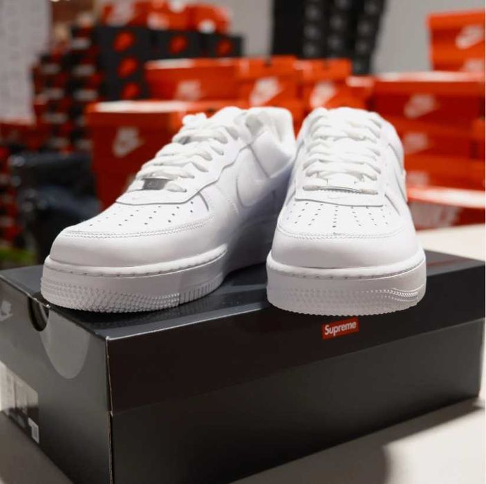 Nike Air Force 1 Low Supreme White R.38