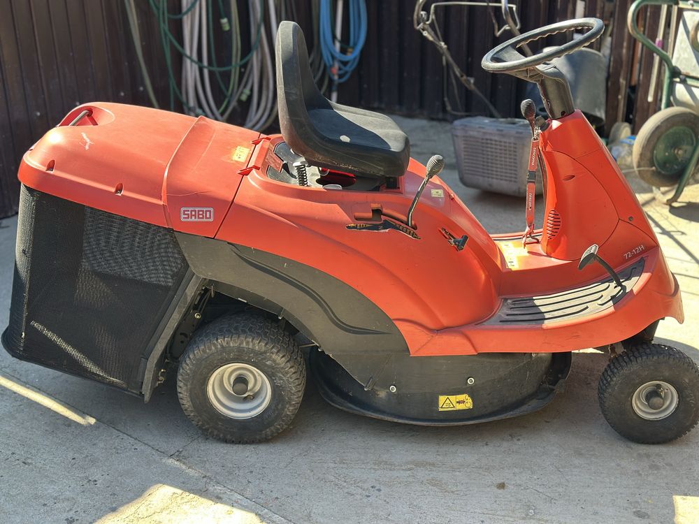 Tractoras tuns gazon Sabo
