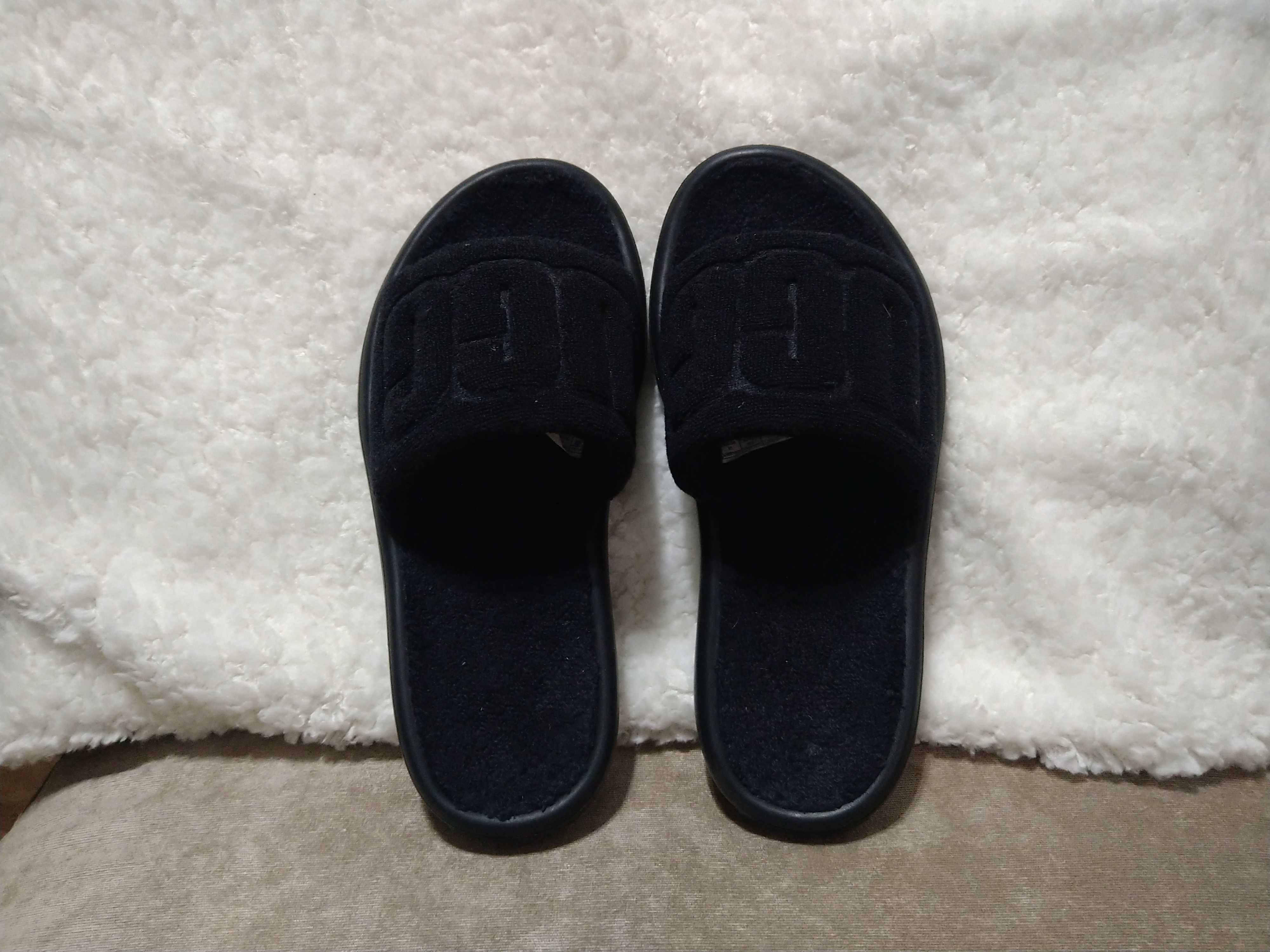 UGG - оригинални чехли номер 37
35 лв