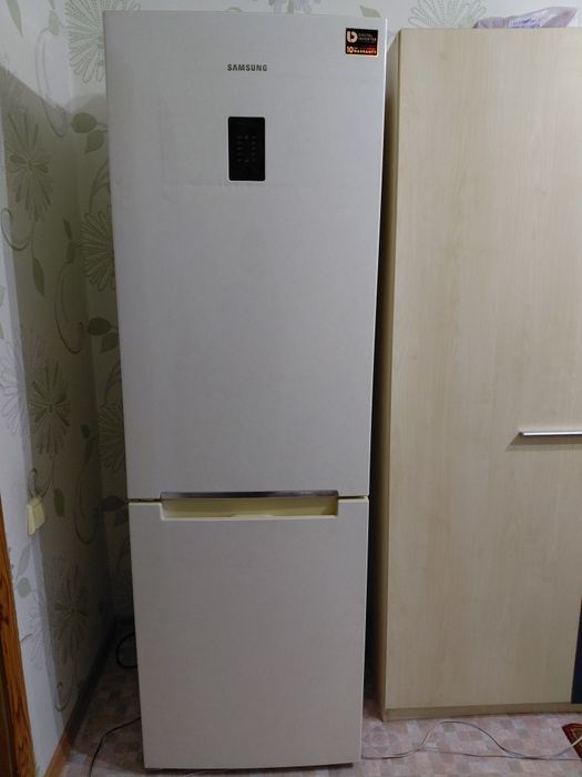 Продам холодильник Самсунг