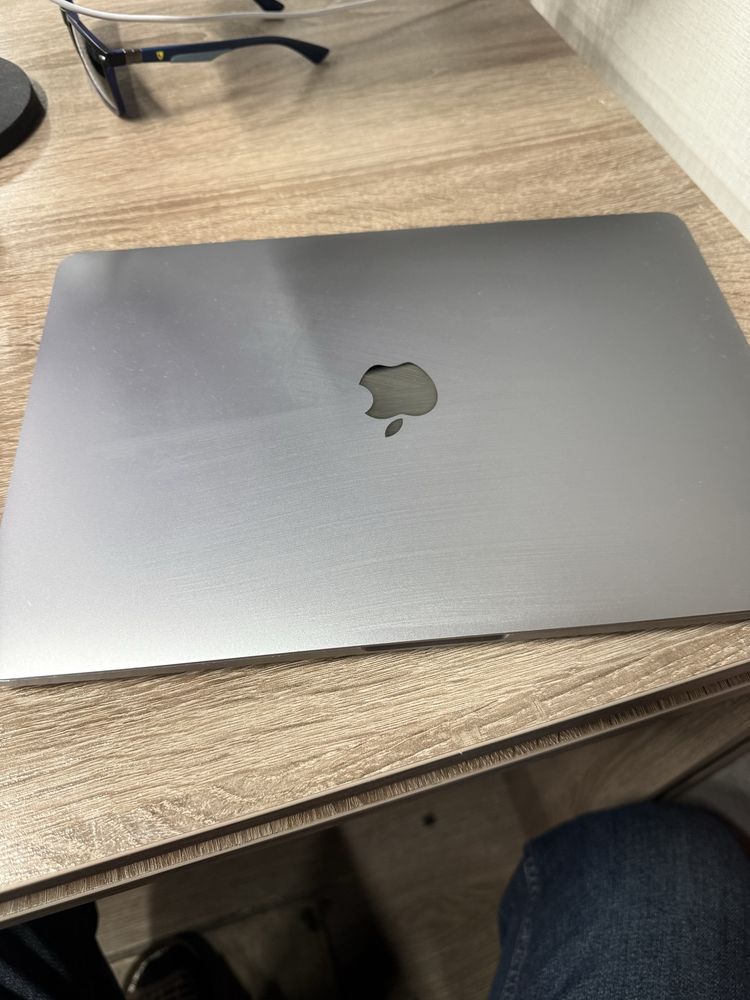 Macbook pro M2 256