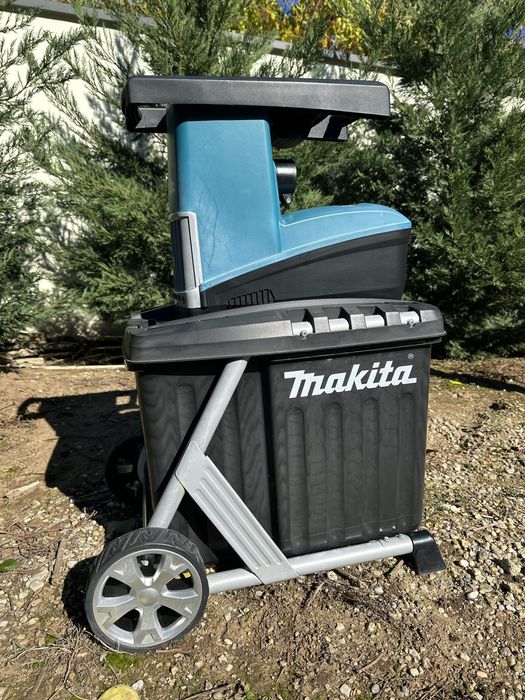 Tocator de crengi Makita