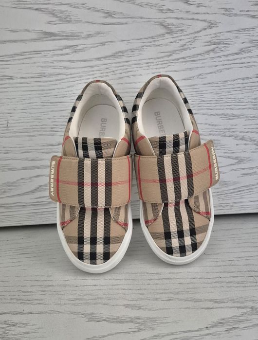 Обувки  Burberry размер 31, отлично състояние